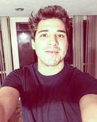 <em><strong>Alberto A</strong></em>